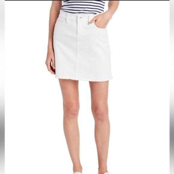 Vineyard Vines Dresses & Skirts - NEW Vineyard Vines white denim skirt size 0 JEAN preppy old money